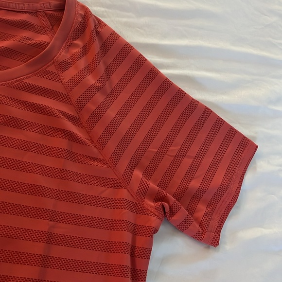 Reebok Tshirt M - Picture 3 of 7